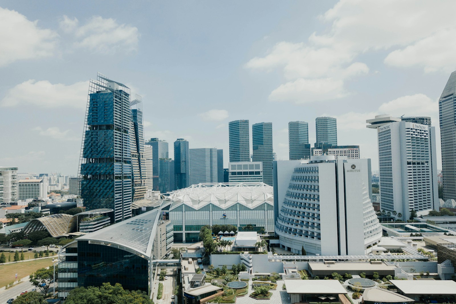 a city with a lot of tall buildings